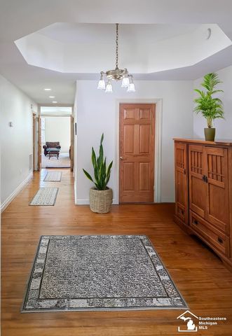 8 E Front Street, Monroe, MI 48161