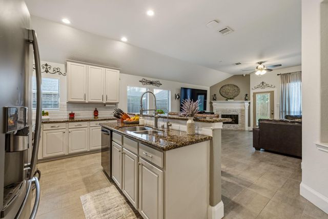 511 Oak Ridge Grove Circle, Spring, TX 77386