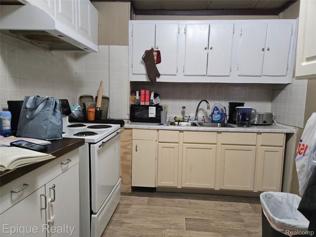 413 15th Street, Port Huron, MI 48060