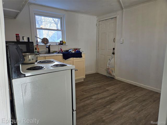 413 15th Street, Port Huron, MI 48060