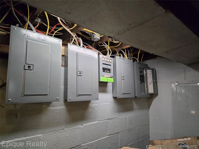 413 15th Street, Port Huron, MI 48060