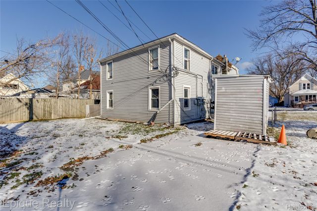 413 15th Street, Port Huron, MI 48060