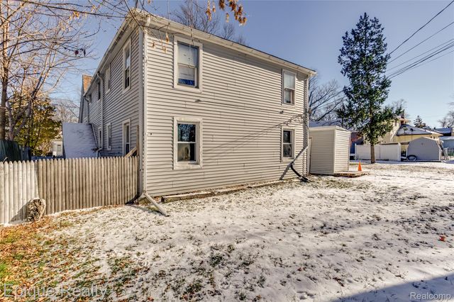 413 15th Street, Port Huron, MI 48060