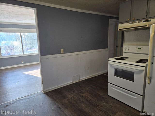 413 15th Street, Port Huron, MI 48060