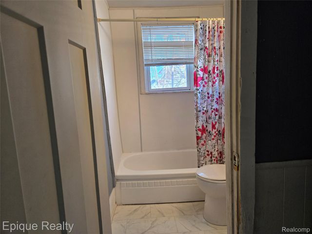 413 15th Street, Port Huron, MI 48060