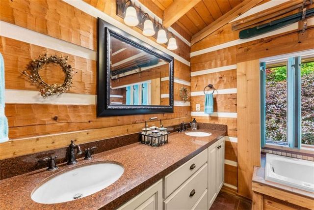 1131 Lee Circle, Statham, GA 30666