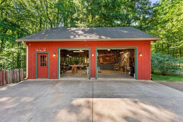 1131 Lee Circle, Statham, GA 30666