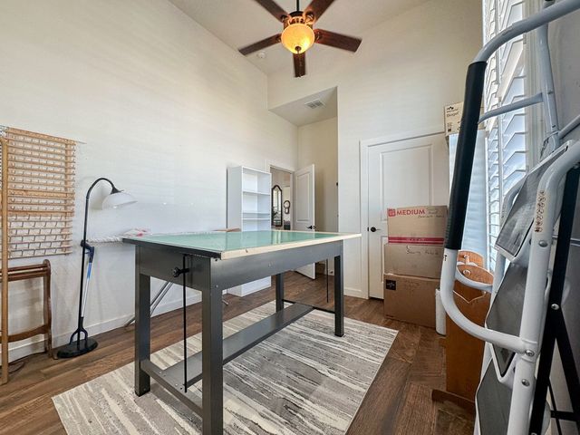 1048 Roanoke Ln, Kerrville, TX 78028