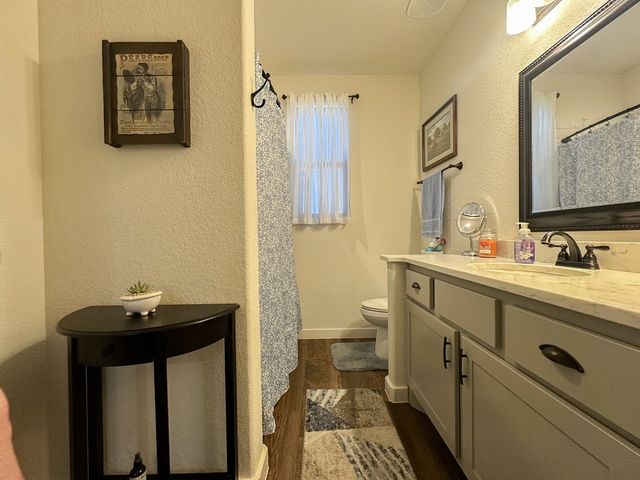 1048 Roanoke Ln, Kerrville, TX 78028