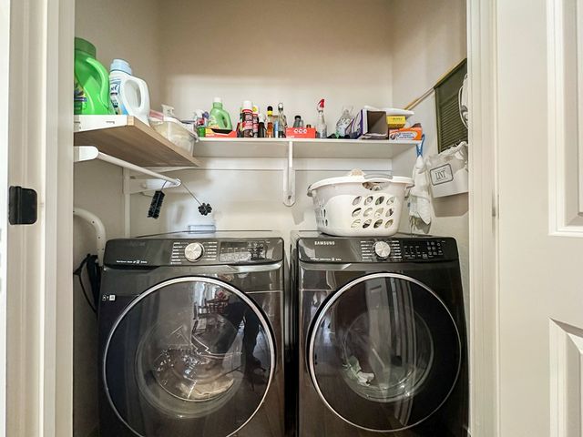 1048 Roanoke Ln, Kerrville, TX 78028