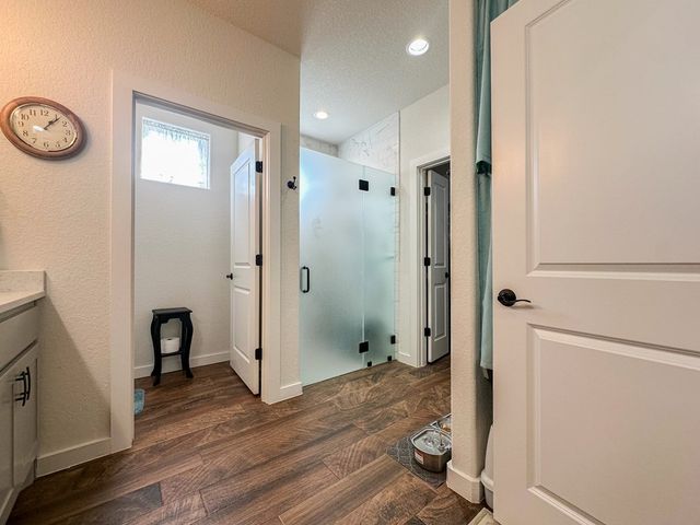 1048 Roanoke Ln, Kerrville, TX 78028