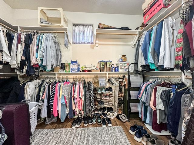 1048 Roanoke Ln, Kerrville, TX 78028