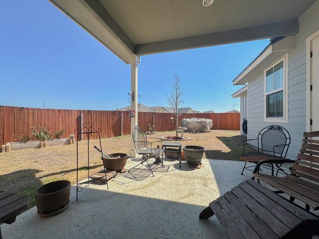 1048 Roanoke Ln, Kerrville, TX 78028