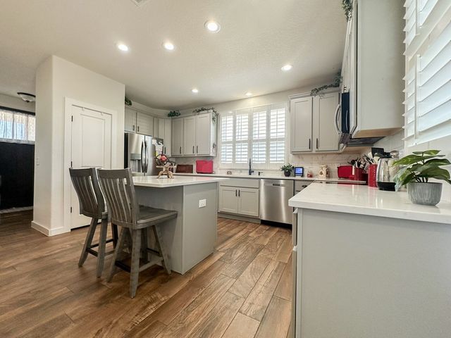 1048 Roanoke Ln, Kerrville, TX 78028