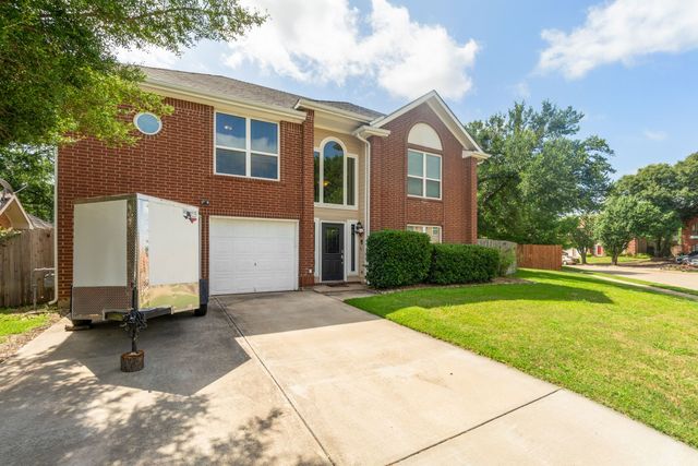 4548 Queenswood Drive, Grand Prairie, TX 75052