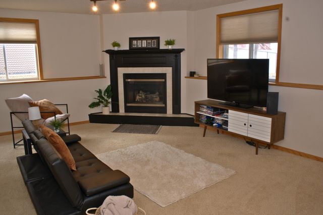 4357 46th Avenue S, Fargo, ND 58104