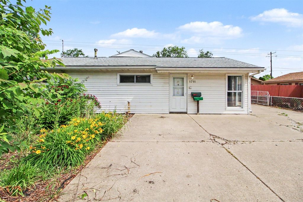 1711 Grove Road, Ypsilanti, MI 48198