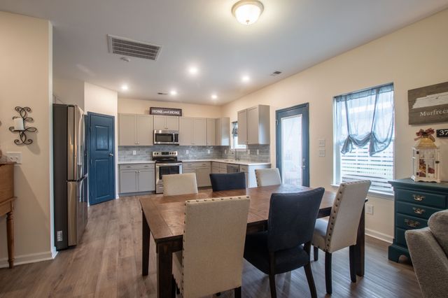 3728 Capstone Dr, Murfreesboro, TN 37128