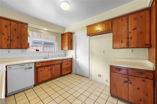 1676 E Wingate Street, Covina, CA 91724