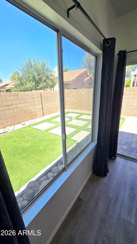 328 W LODGE Drive, Tempe, AZ 85283
