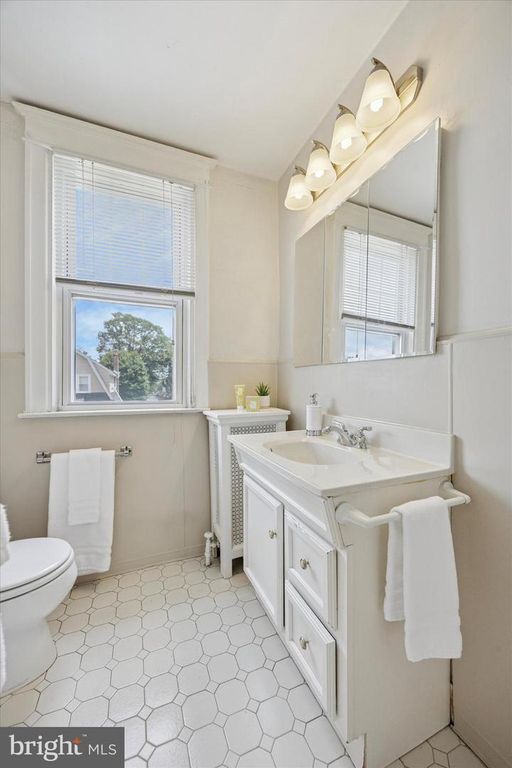 945 ORMOND AVE, Drexel Hill, PA 19026