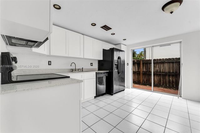 321 SW 1st Ct K-4, Pompano Beach, FL 33060