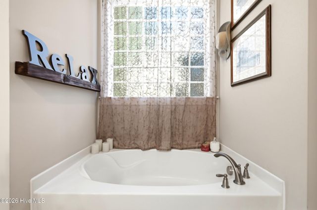 361 W Goldeneye Lane, Sneads Ferry, NC 28460