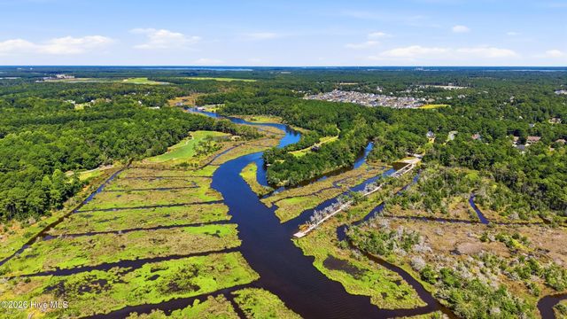361 W Goldeneye Lane, Sneads Ferry, NC 28460