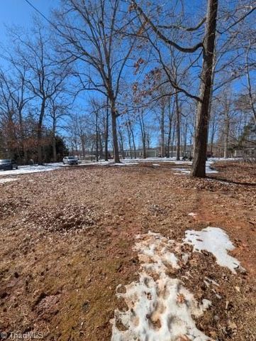 166 Veterans Avenue, Lexington, NC 27292