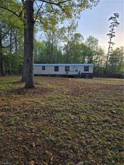 166 Veterans Avenue, Lexington, NC 27292