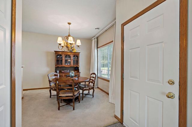 8012 Stratford Circle S, Shakopee, MN 55379