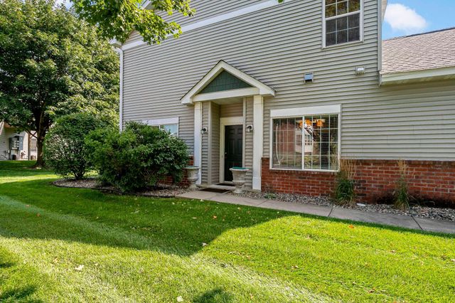 8012 Stratford Circle S, Shakopee, MN 55379