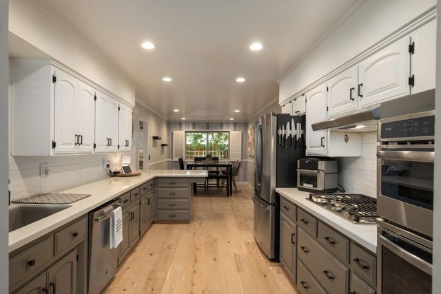 1637 W Los Altos Avenue, Fresno, CA 93711