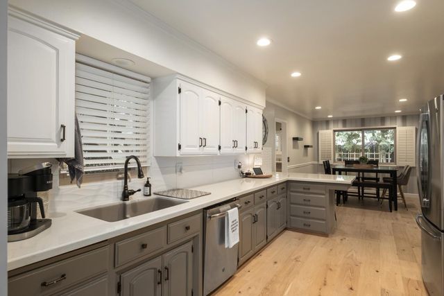 1637 W Los Altos Avenue, Fresno, CA 93711