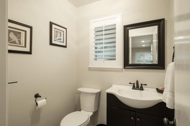 1637 W Los Altos Avenue, Fresno, CA 93711