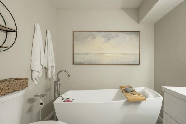 1637 W Los Altos Avenue, Fresno, CA 93711