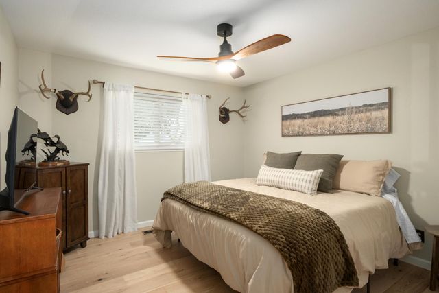 1637 W Los Altos Avenue, Fresno, CA 93711