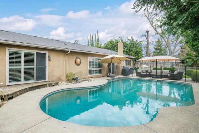 1637 W Los Altos Avenue, Fresno, CA 93711