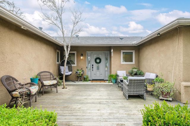 1637 W Los Altos Avenue, Fresno, CA 93711