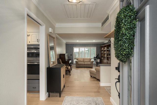 1637 W Los Altos Avenue, Fresno, CA 93711