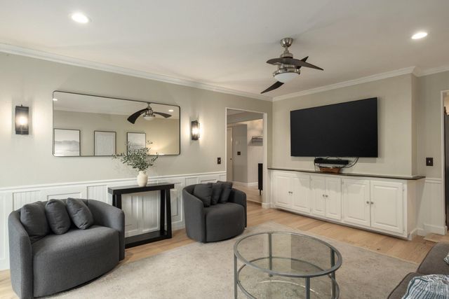 1637 W Los Altos Avenue, Fresno, CA 93711