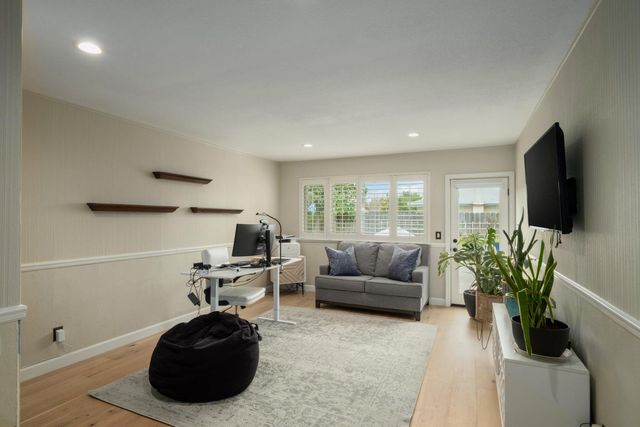 1637 W Los Altos Avenue, Fresno, CA 93711