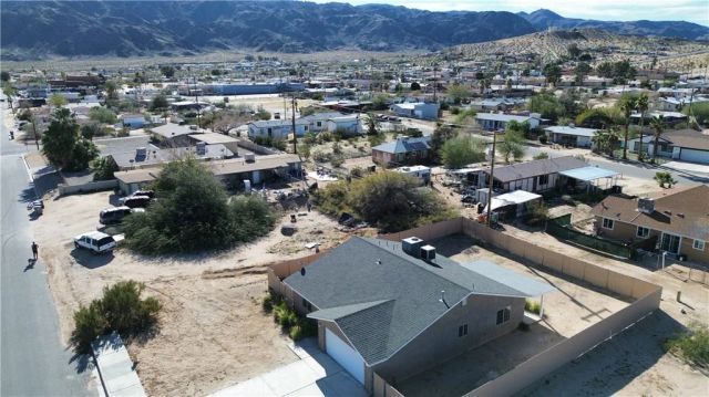 6352 Smoketree Avenue, 29 Palms, CA 92277