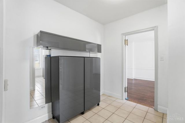 3900 Rose Hill Avenue, Cincinnati, OH 45229