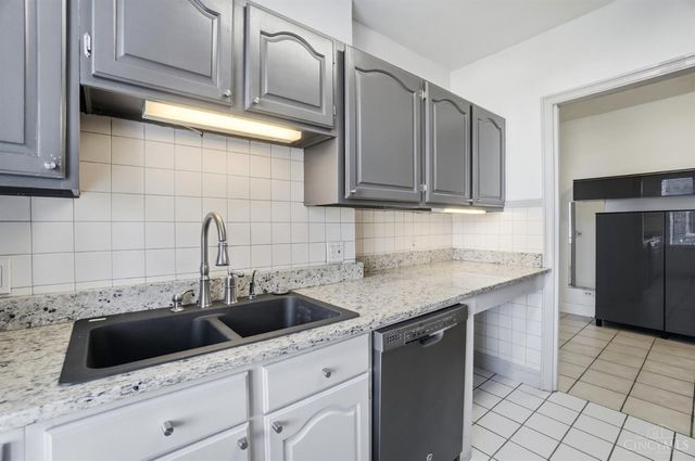 3900 Rose Hill Avenue, Cincinnati, OH 45229