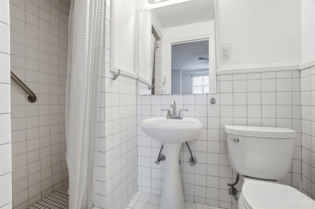 3900 Rose Hill Avenue, Cincinnati, OH 45229