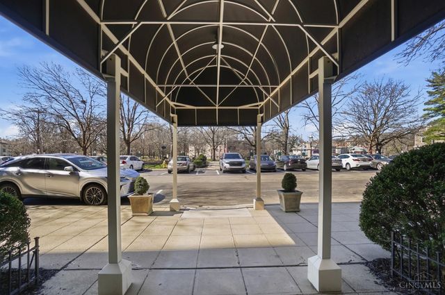 3900 Rose Hill Avenue, Cincinnati, OH 45229