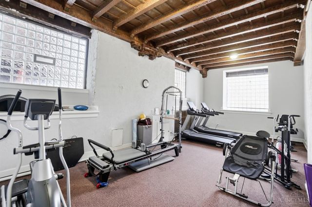 3900 Rose Hill Avenue, Cincinnati, OH 45229