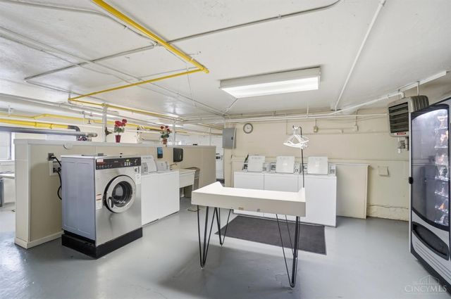 3900 Rose Hill Avenue, Cincinnati, OH 45229