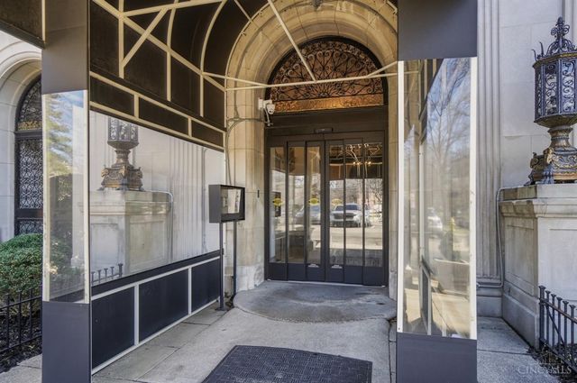 3900 Rose Hill Avenue, Cincinnati, OH 45229